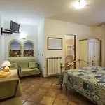 Bed & Breakfast Mariella 4*