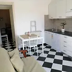 B&B Mariella 레반토