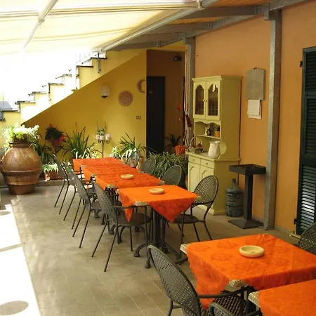 Mariella 住宿加早餐酒店 莱万托